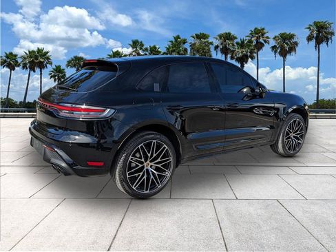 Used 2023 Porsche Macan Turbo image 9