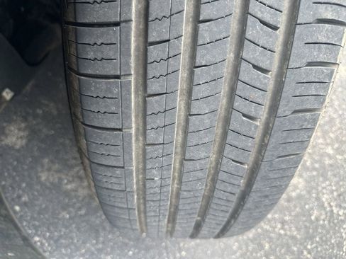 Used 2019 Honda CR-V EX image 3