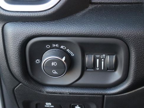 Used 2022 RAM 1500 Laramie image 34