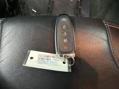 Used 2018 Ford Taurus SEL w/ Equipment Group 201A image 39