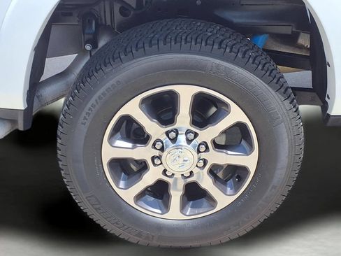 Used 2024 RAM 2500 Limited w/ Towing Technology Group AWD/4WD image 9