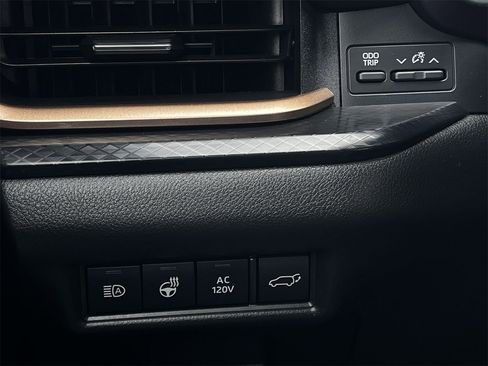 Used 2024 Toyota Grand Highlander AWD Hybrid image 19