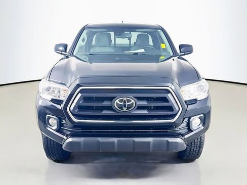 Used 2022 Toyota Tacoma SR5 RWD image 2