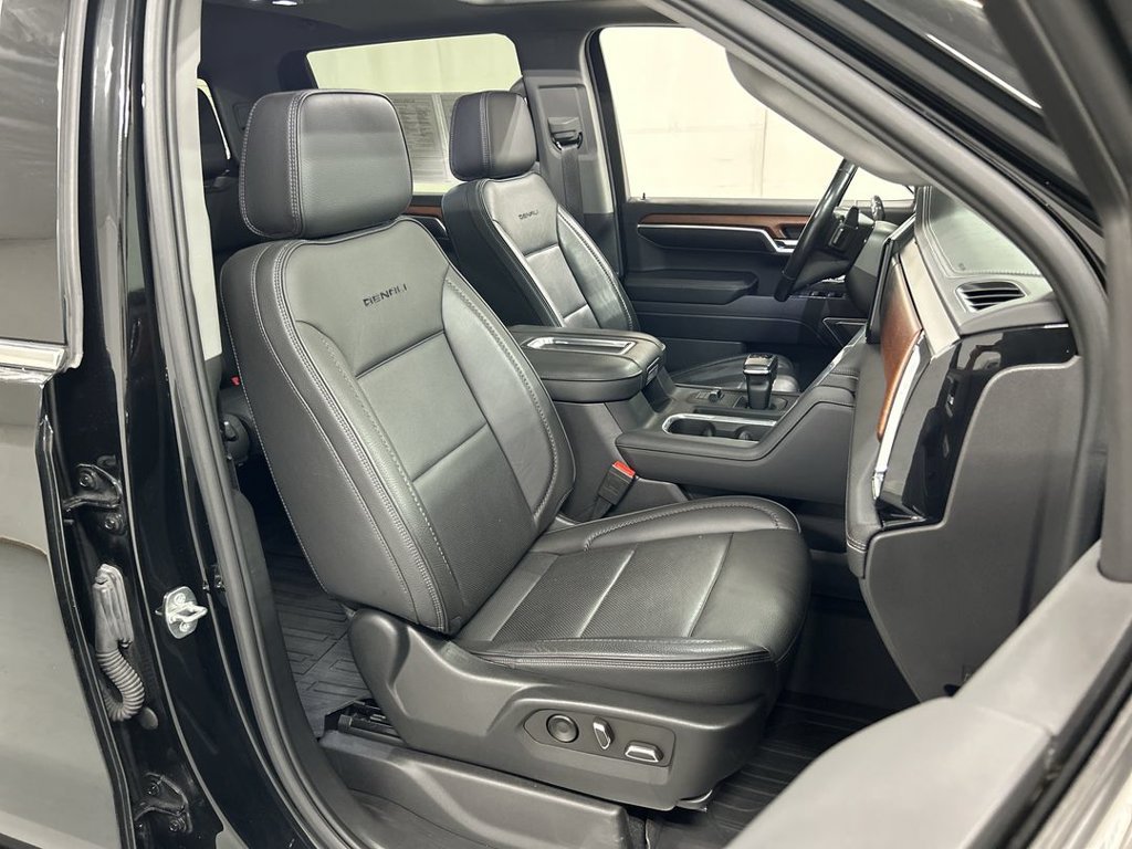Used 2022 GMC Sierra 1500 Denali w/ Denali Reserve Package AWD/4WD image 23