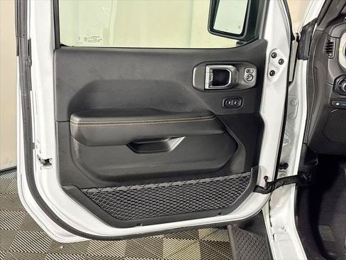 Certified 2025 Jeep Wrangler Unlimited Sahara AWD/4WD image 11