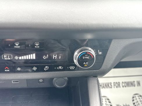 Used 2023 Mitsubishi Outlander SEL image 35