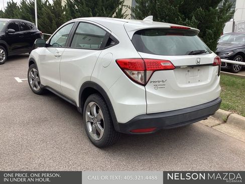 Used 2022 Honda HR-V LX image 8