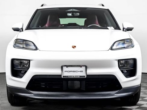 Certified 2025 Porsche Macan 4S Electric w/ Premium Package AWD/4WD image 7
