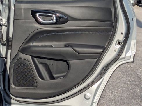 New 2026 Jeep Compass Latitude image 30