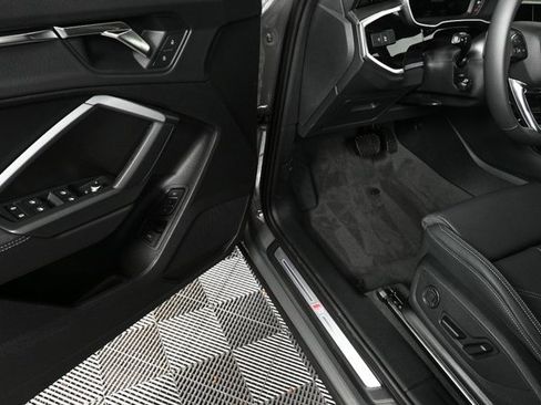New 2025 Audi Q3 2.0T Premium image 7