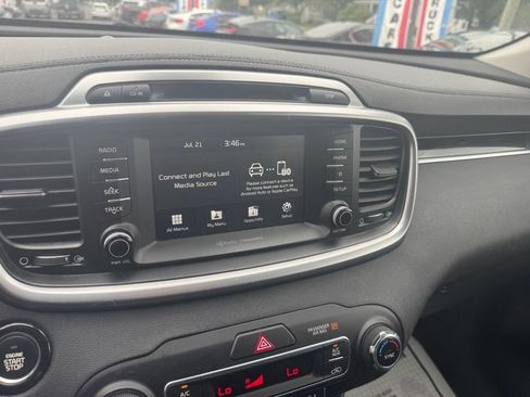Used 2019 Kia Sorento EX AWD/4WD image 16