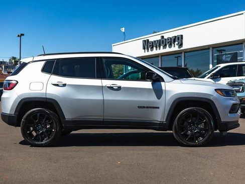 New 2025 Jeep Compass Latitude w/ Sun & Sound Group image 7