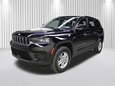 New 2025 Jeep Grand Cherokee Laredo w/ Luxury Tech Group I image 8