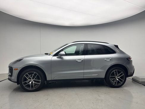 Certified 2026 Porsche Macan AWD/4WD image 2