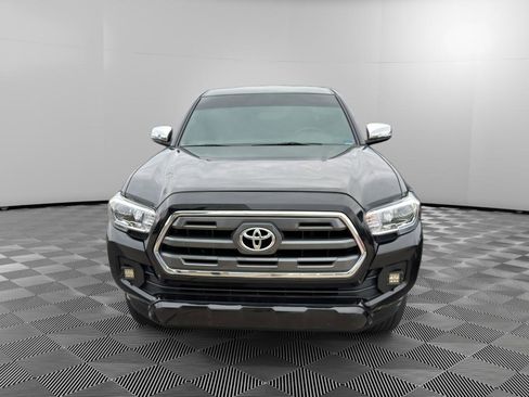Used 2017 Toyota Tacoma Limited image 2