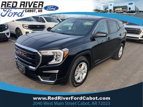 Used 2024 GMC Terrain SLE image 1