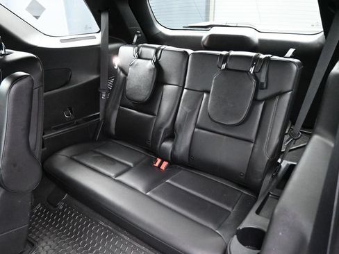 Used 2020 Ford Explorer XLT w/ Equipment Group 202A AWD/4WD image 27