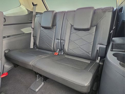 Used 2025 Volkswagen Atlas SE image 15