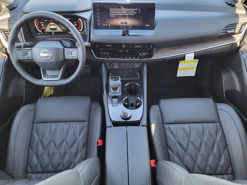 New 2026 Nissan Rogue Platinum image 8