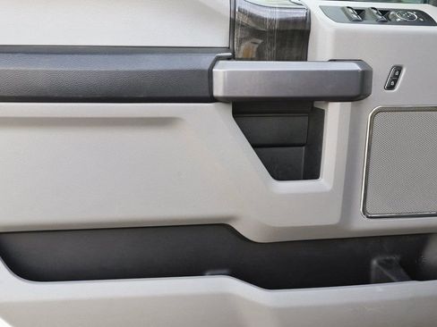 Used 2019 Ford F250 XLT w/ XLT Premium Package image 12