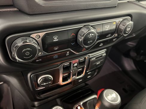 Used 2023 Jeep Wrangler Unlimited image 30