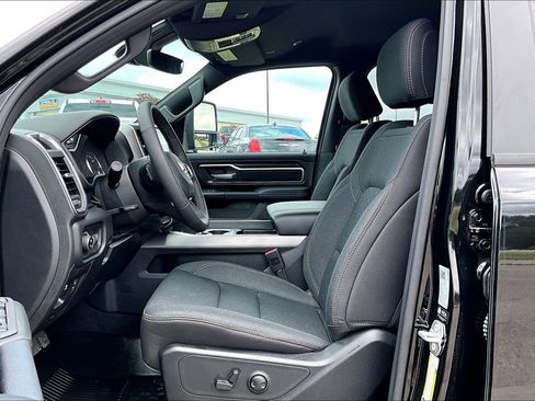 New 2026 RAM 1500 Big Horn AWD/4WD image 9
