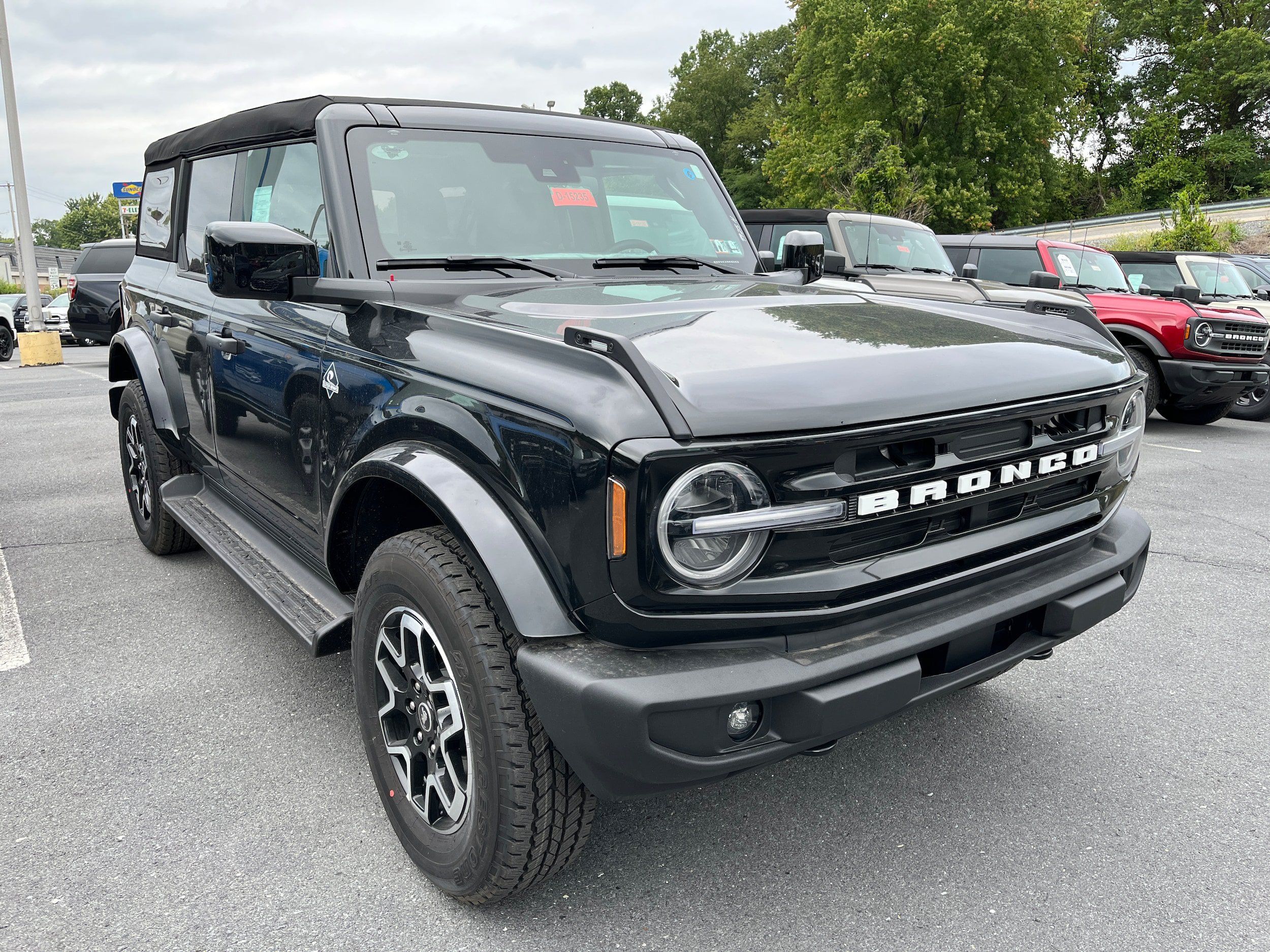 New 2026 Ford Bronco Outer Banks AWD/4WD image 4