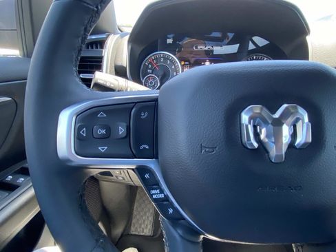 Used 2025 RAM 1500 Big Horn RWD image 33