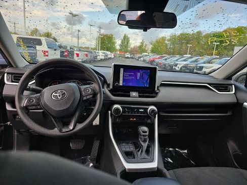 Used 2024 Toyota RAV4 LE AWD/4WD image 19