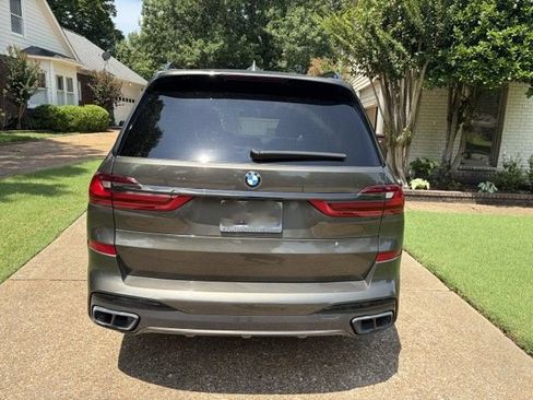 Used 2022 BMW X7 xDrive40i w/ M Sport Package AWD/4WD image 2
