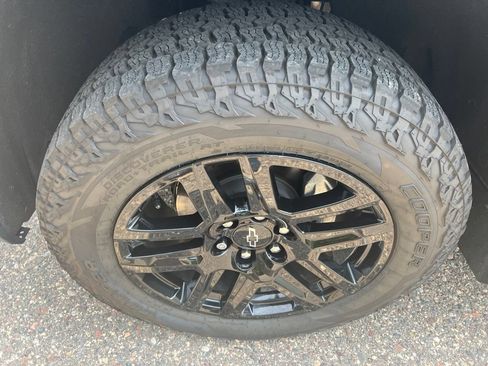 Used 2022 Chevrolet Silverado 1500 LT Trail Boss w/ LT Trail Boss Premium Package AWD/4WD image 28