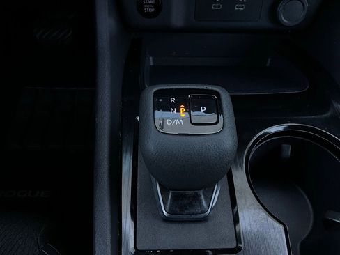 Used 2025 Nissan Rogue SV image 24