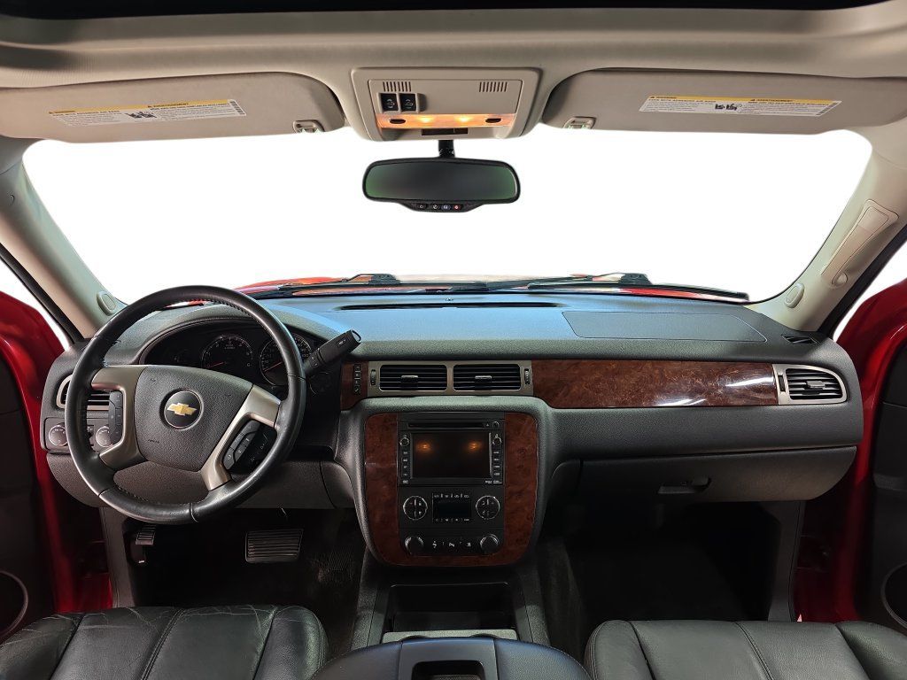 Used 2011 Chevrolet Avalanche LT AWD/4WD image 9