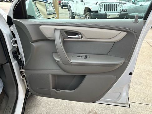 Used 2016 Chevrolet Traverse LT AWD/4WD image 17