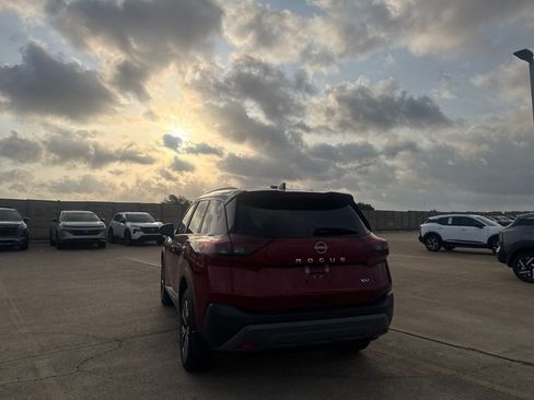 Certified 2023 Nissan Rogue SV w/ SV Premium B Package FWD image 15