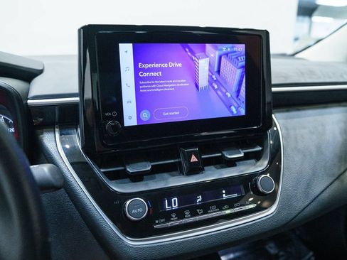 Used 2025 Toyota Corolla LE FWD image 22
