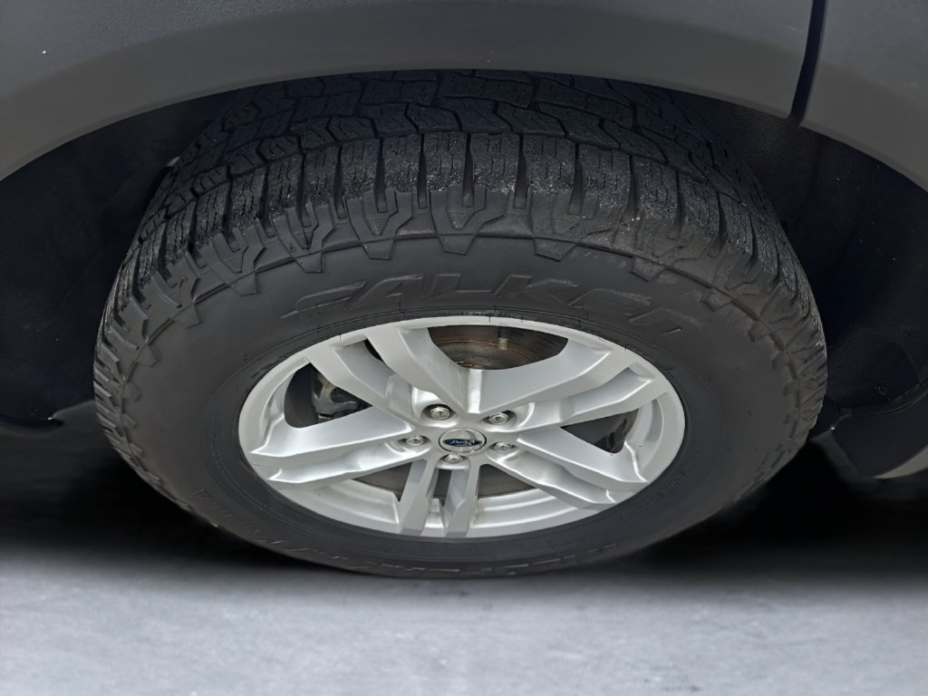 Used 2021 Ford Explorer XLT AWD/4WD image 14
