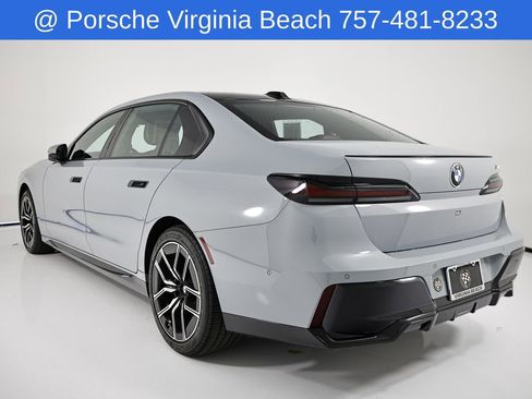Used 2023 BMW 740i w/ Parking Assistance Package RWD image 3