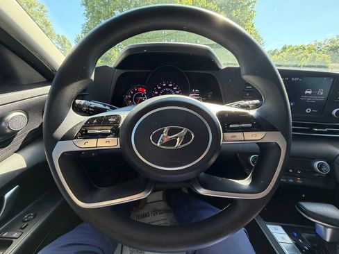 Used 2021 Hyundai Elantra SEL FWD image 15