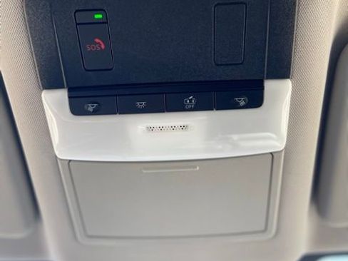 Used 2022 Nissan Rogue SV image 24