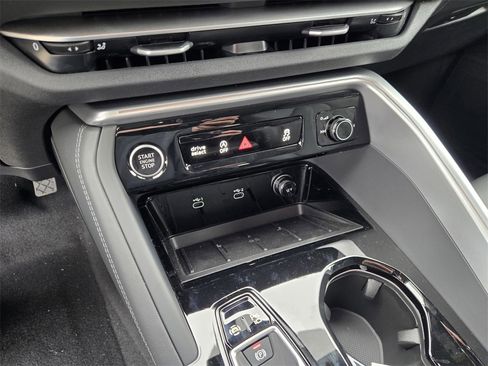 New 2025 Audi Q5 Prestige image 23