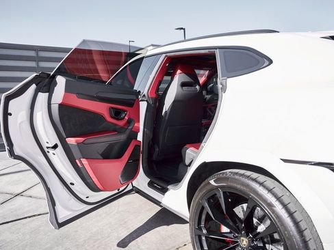 Used 2024 Lamborghini Urus S AWD/4WD image 28
