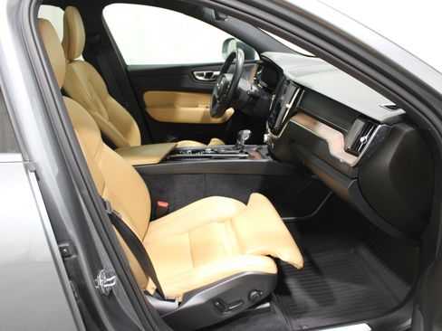 Used 2021 Volvo XC60 T5 Inscription w/ Protection Package Premier image 29