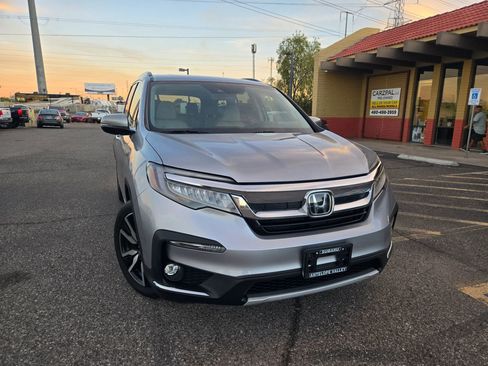 Used 2020 Honda Pilot Touring image 2