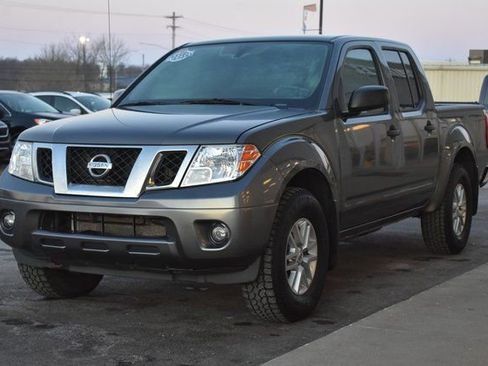 Used 2020 Nissan Frontier SV image 10