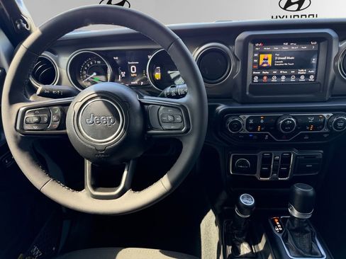 Used 2023 Jeep Wrangler Unlimited w/ Cold Weather Group AWD/4WD image 10