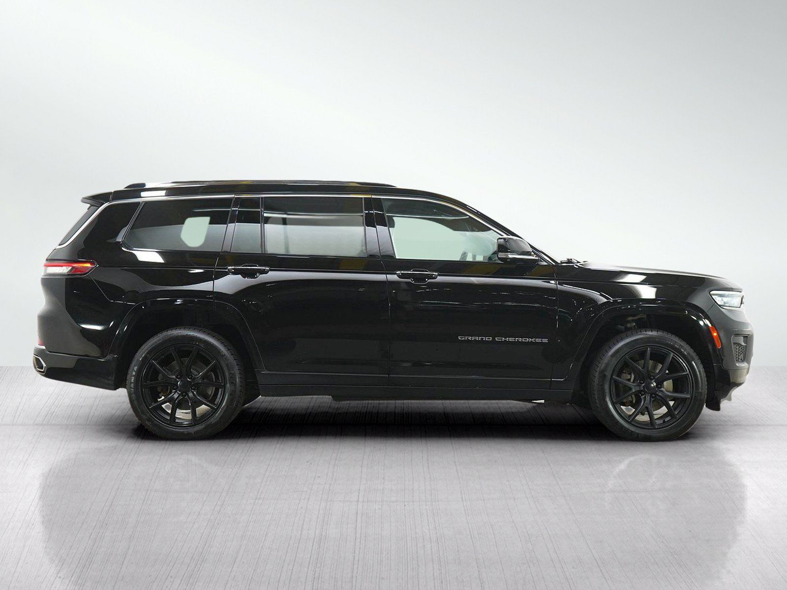 Used 2021 Jeep Grand Cherokee L Overland w/ Advanced Protech Group III AWD/4WD image 7