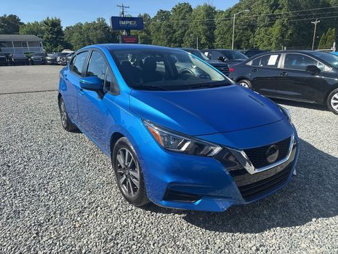 Used 2020 Nissan Versa SV FWD image 2