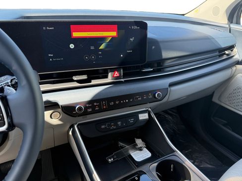 New 2026 Kia Carnival EX FWD image 12