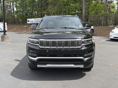 Used 2025 Jeep Grand Wagoneer Series III w/ Rear Seat Video Group 1 AWD/4WD image 2